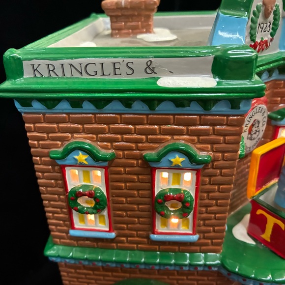 Department 56 Saturday Morning Downtown & The Whole Family Goes Shopping - Picture 6 of 16